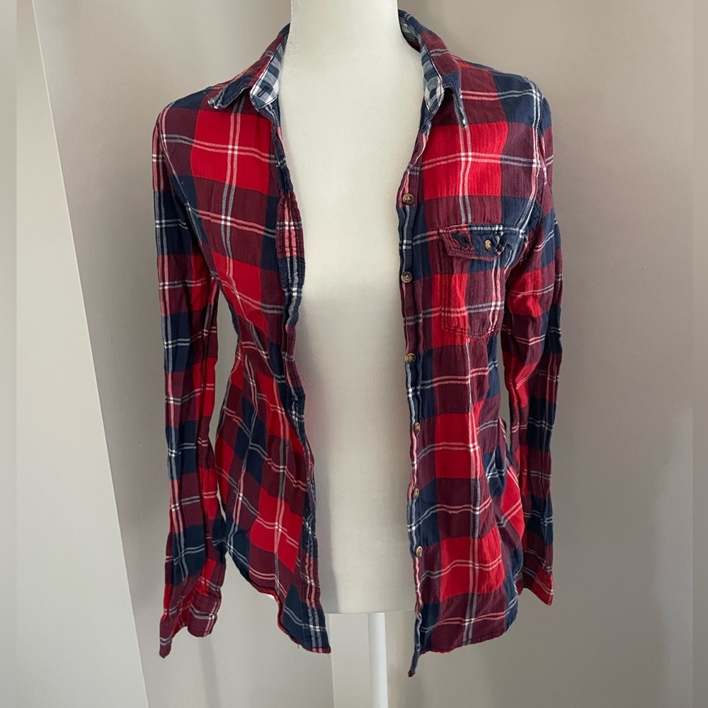 Abercrombie and Fitch Red white and Blue button down shirt - large